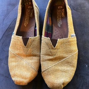 Burlap TOMS